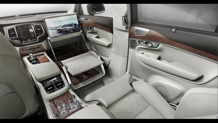 Volvo heeft met de XC90 Excellence laten zien dat hun nieuwe SUV is toegerust op de meest veeleisende klant. Binnenkort gaat Volvo het nieuwe topmodel ook online verkopen.