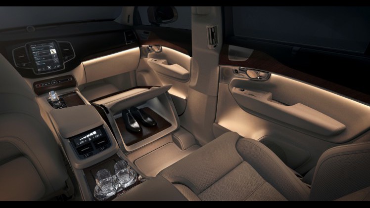 Volvo heeft met de XC90 Excellence laten zien dat hun nieuwe SUV is toegerust op de meest veeleisende klant. Binnenkort gaat Volvo het nieuwe topmodel ook online verkopen.