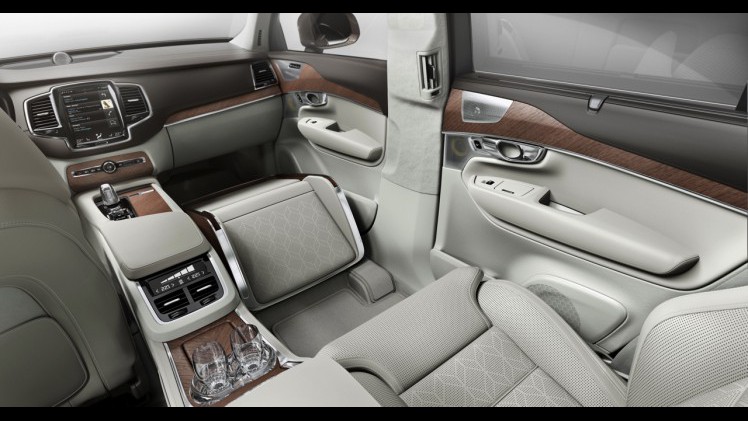 Volvo heeft met de XC90 Excellence laten zien dat hun nieuwe SUV is toegerust op de meest veeleisende klant. Binnenkort gaat Volvo het nieuwe topmodel ook online verkopen.