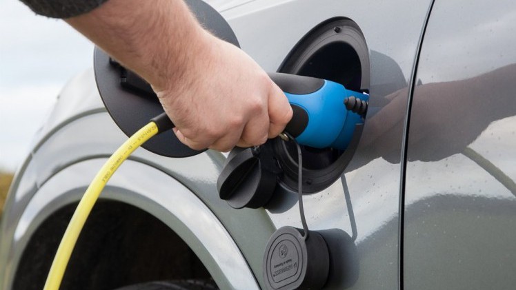 Volvo gaat flink werk maken van het maken van elektrische autos. In 2019 komt de eerste volledig elektrische auto, maar er zijn meer plannen.