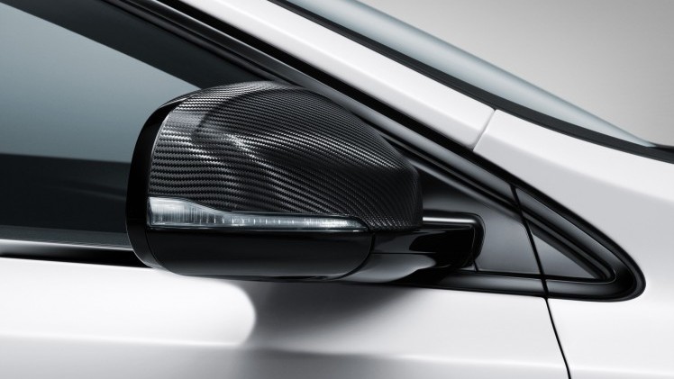 Volvo gaat in gelimiteerde oplage een 'Carbon Edition' van de V40 bouwen. De naam zegt het al: in de auto zit carbon verwerkt. En hij komt ook met 20% bijtelling.