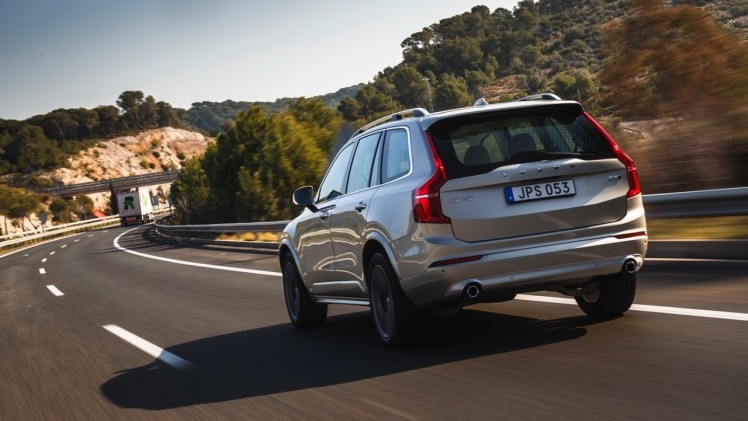 Autotest met nieuwe Volvo XC90 T8 Twin Engine en XC90 D5 AWD. Ale ins-and-outs in de rijtest tijdens de persintroductie in Barcelona.