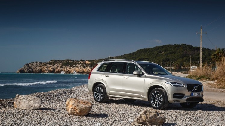 Autotest met nieuwe Volvo XC90 T8 Twin Engine en XC90 D5 AWD. Ale ins-and-outs in de rijtest tijdens de persintroductie in Barcelona.