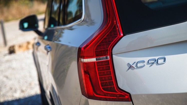 Autotest met nieuwe Volvo XC90 T8 Twin Engine en XC90 D5 AWD. Ale ins-and-outs in de rijtest tijdens de persintroductie in Barcelona.