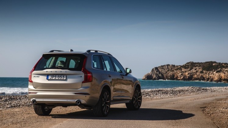 Autotest met nieuwe Volvo XC90 T8 Twin Engine en XC90 D5 AWD. Ale ins-and-outs in de rijtest tijdens de persintroductie in Barcelona.