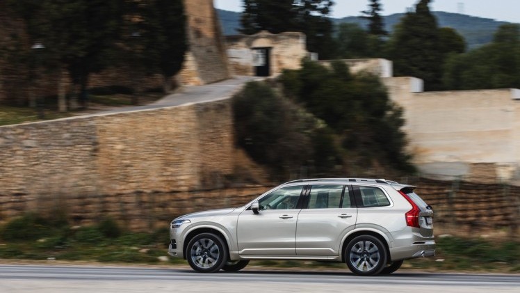 Autotest met nieuwe Volvo XC90 T8 Twin Engine en XC90 D5 AWD. Ale ins-and-outs in de rijtest tijdens de persintroductie in Barcelona.