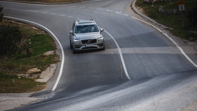 Autotest met nieuwe Volvo XC90 T8 Twin Engine en XC90 D5 AWD. Ale ins-and-outs in de rijtest tijdens de persintroductie in Barcelona.
