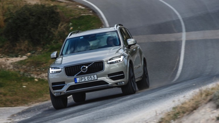 Autotest met nieuwe Volvo XC90 T8 Twin Engine en XC90 D5 AWD. Ale ins-and-outs in de rijtest tijdens de persintroductie in Barcelona.