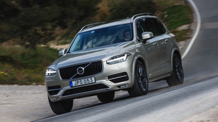 Autotest met nieuwe Volvo XC90 T8 Twin Engine en XC90 D5 AWD. Ale ins-and-outs in de rijtest tijdens de persintroductie in Barcelona.