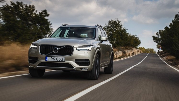 Autotest met nieuwe Volvo XC90 T8 Twin Engine en XC90 D5 AWD. Ale ins-and-outs in de rijtest tijdens de persintroductie in Barcelona.