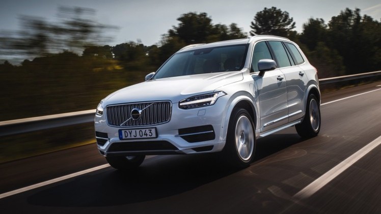 Autotest met nieuwe Volvo XC90 T8 Twin Engine en XC90 D5 AWD. Ale ins-and-outs in de rijtest tijdens de persintroductie in Barcelona.