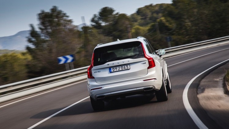 Autotest met nieuwe Volvo XC90 T8 Twin Engine en XC90 D5 AWD. Ale ins-and-outs in de rijtest tijdens de persintroductie in Barcelona.