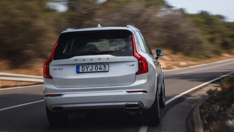 Autotest met nieuwe Volvo XC90 T8 Twin Engine en XC90 D5 AWD. Ale ins-and-outs in de rijtest tijdens de persintroductie in Barcelona.