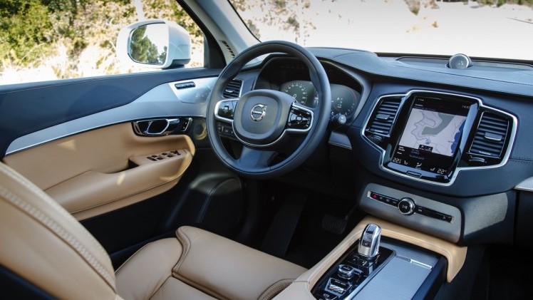 Autotest met nieuwe Volvo XC90 T8 Twin Engine en XC90 D5 AWD. Ale ins-and-outs in de rijtest tijdens de persintroductie in Barcelona.