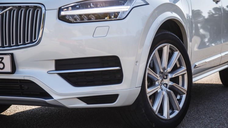 Autotest met nieuwe Volvo XC90 T8 Twin Engine en XC90 D5 AWD. Ale ins-and-outs in de rijtest tijdens de persintroductie in Barcelona.
