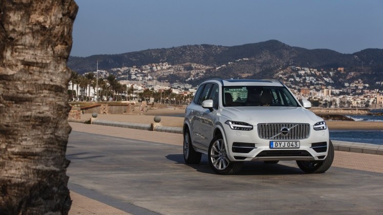 Autotest met nieuwe Volvo XC90 T8 Twin Engine en XC90 D5 AWD. Ale ins-and-outs in de rijtest tijdens de persintroductie in Barcelona.