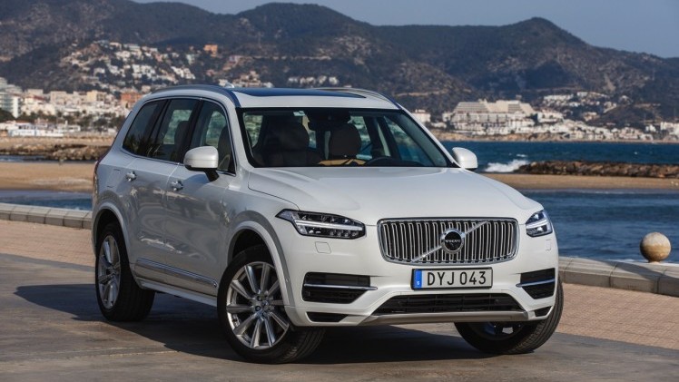 Autotest met nieuwe Volvo XC90 T8 Twin Engine en XC90 D5 AWD. Ale ins-and-outs in de rijtest tijdens de persintroductie in Barcelona.