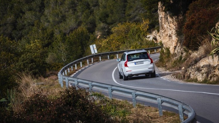 Autotest met nieuwe Volvo XC90 T8 Twin Engine en XC90 D5 AWD. Ale ins-and-outs in de rijtest tijdens de persintroductie in Barcelona.