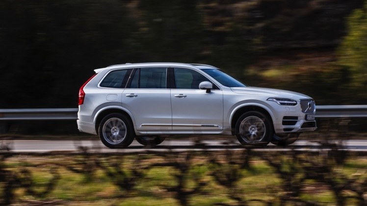 Autotest met nieuwe Volvo XC90 T8 Twin Engine en XC90 D5 AWD. Ale ins-and-outs in de rijtest tijdens de persintroductie in Barcelona.