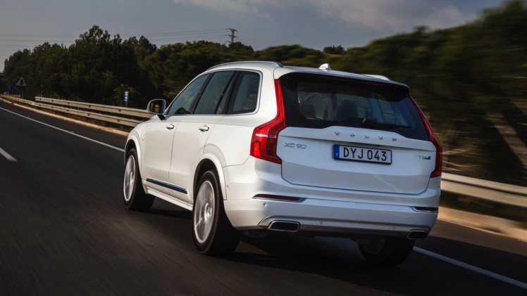 Autotest met nieuwe Volvo XC90 T8 Twin Engine en XC90 D5 AWD. Ale ins-and-outs in de rijtest tijdens de persintroductie in Barcelona.