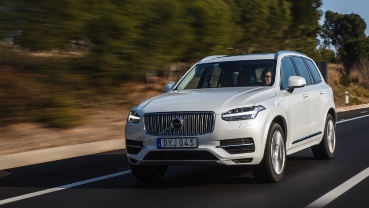 Autotest met nieuwe Volvo XC90 T8 Twin Engine en XC90 D5 AWD. Ale ins-and-outs in de rijtest tijdens de persintroductie in Barcelona.
