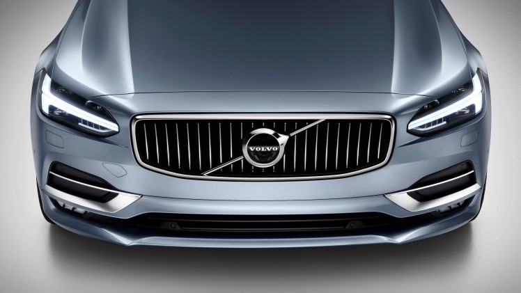 De onthulling van de nieuwe Volvo V90 vindt officieel plaats op 18 februari 2016 in Stockholm. Na zijn premiere vindt de Estate zijn weg naar de Autosalon van Genve.