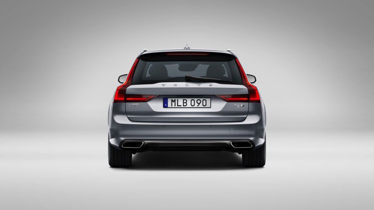 De Volvo V90 is terug. Na achttien jaar afwezigheid kun je dit najaar weer een nieuwe V90 halen. Vandaag onthult Volvo in Zweden de nieuwe grote stationwagen.