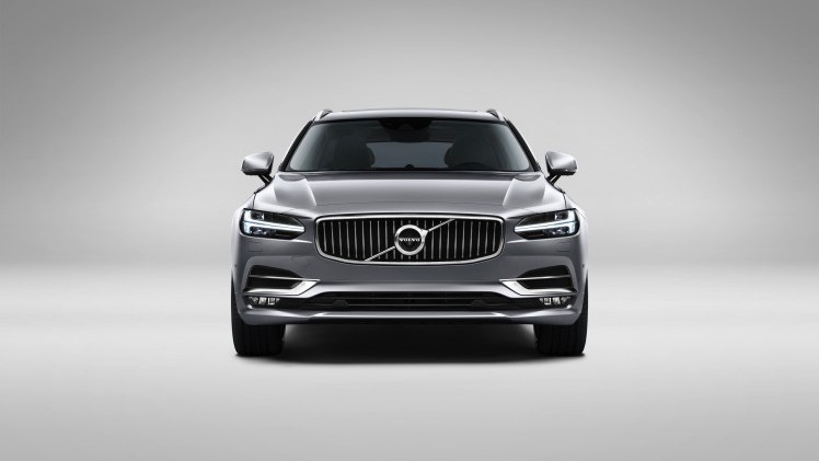 De Volvo V90 is terug. Na achttien jaar afwezigheid kun je dit najaar weer een nieuwe V90 halen. Vandaag onthult Volvo in Zweden de nieuwe grote stationwagen.