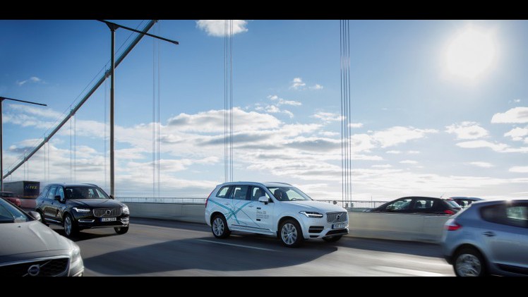 Om de algemene verkeersveiligheid verder te verhogen, wil Volvo samenwerken met overheden en andere autofabrikanten. De samenwerking gaat dan vooral om het delen van data.
