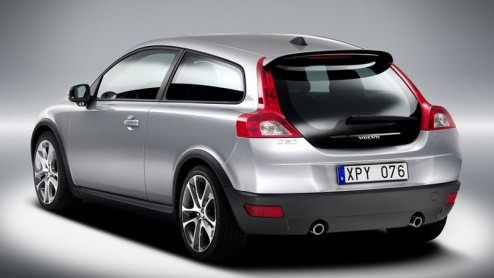 Er is veel autonieuws door de London Motorshow en als je geen primeur hebt als automerk, kom je ook niet in al dat nieuws voor. Volvo heeft hiervoor een oplossing bedacht, fotos laten uitlekken.