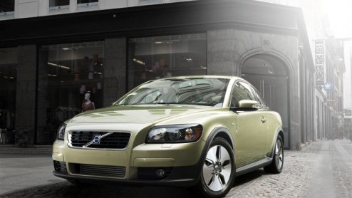 In navolging van diverse merken lanceert Volvo op de Autosalon van Parijs nieuwe zuinigere dieselvarianten in haar modellijn. Zowel de C30, S40 als V50 kunnen rekenen op gezelschap van de 1.6D DRIVe u
