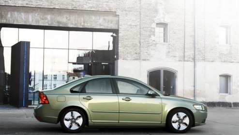 In navolging van diverse merken lanceert Volvo op de Autosalon van Parijs nieuwe zuinigere dieselvarianten in haar modellijn. Zowel de C30, S40 als V50 kunnen rekenen op gezelschap van de 1.6D DRIVe u
