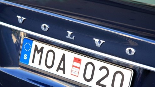 Jawel, ook bij Volvo is de klant natuurlijk koning. Daarom heeft de fabrikant geluisterd naar de wensen van de huidige S80-rijder om de juiste vernieuwingen aan het vlaggenschip aan te brengen. Vier b