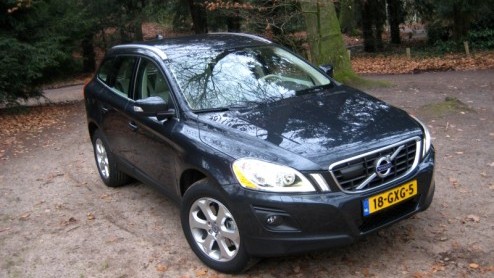 Wat maakt een auto veilig? Airbags, goede remmen met ABS en ESP? Anti-whiplash hoofdsteunen en een geavanceerde kooiconstructie? Klopt helemaal, maar in de nieuwe Volvo XC60 krijgt veiligheid een nog