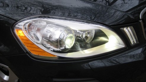 Wat maakt een auto veilig? Airbags, goede remmen met ABS en ESP? Anti-whiplash hoofdsteunen en een geavanceerde kooiconstructie? Klopt helemaal, maar in de nieuwe Volvo XC60 krijgt veiligheid een nog