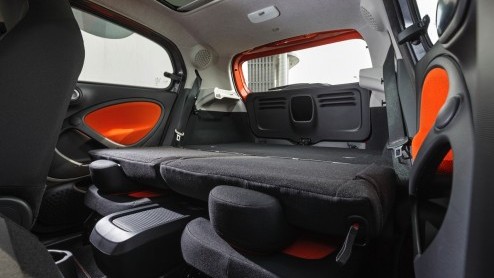 Autotest nieuwe smart forfour 453, de smart onder de vierzitters. Lees hier onze rij-ervaring in de rijimpressie vanuit Barcelona.