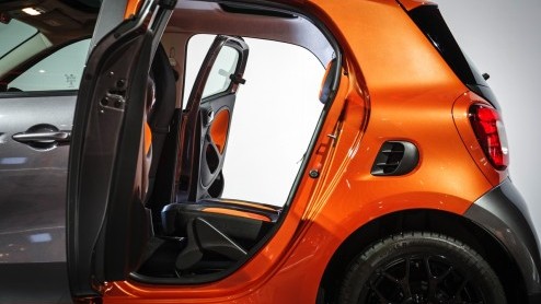 Autotest nieuwe smart forfour 453, de smart onder de vierzitters. Lees hier onze rij-ervaring in de rijimpressie vanuit Barcelona.