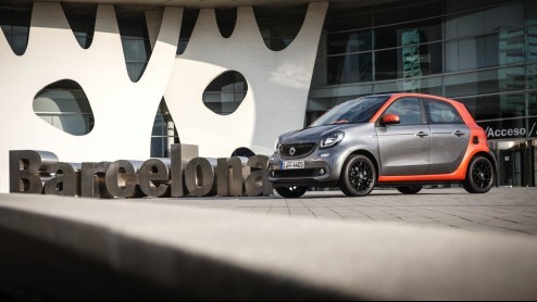 Autotest nieuwe smart forfour 453, de smart onder de vierzitters. Lees hier onze rij-ervaring in de rijimpressie vanuit Barcelona.