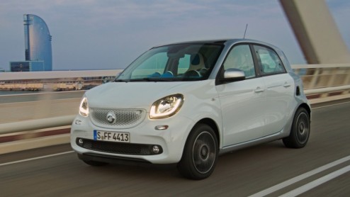 Autotest nieuwe smart forfour 453, de smart onder de vierzitters. Lees hier onze rij-ervaring in de rijimpressie vanuit Barcelona.