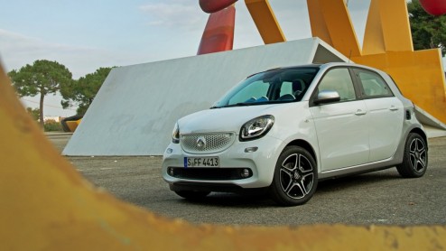 Autotest nieuwe smart forfour 453, de smart onder de vierzitters. Lees hier onze rij-ervaring in de rijimpressie vanuit Barcelona.