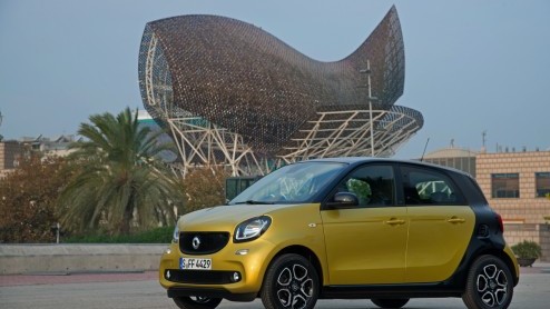 Autotest nieuwe smart forfour 453, de smart onder de vierzitters. Lees hier onze rij-ervaring in de rijimpressie vanuit Barcelona.
