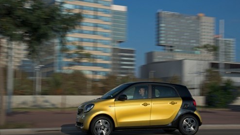 Autotest nieuwe smart forfour 453, de smart onder de vierzitters. Lees hier onze rij-ervaring in de rijimpressie vanuit Barcelona.
