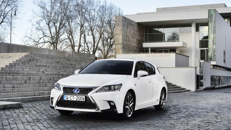Lexus heeft de CT 200h hybride op voorraad om zakelijk rijders die op zoek zijn naar een auto met 14% bijtelling niet teleur te stellen.