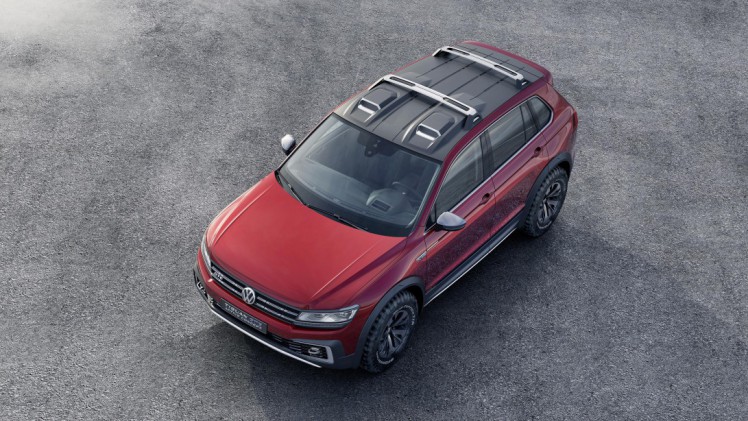 Op de Detroit Auto Show introduceert Volkswagen de Tiguan GTE als studiemodel. De Tiguan GTE Active Concept verwijst ook naar de Tiguan met verlengde wielbasis die voor Amerika bestemd is.