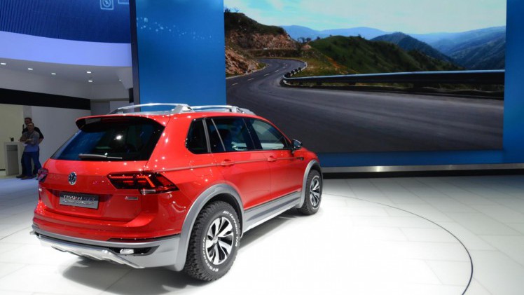 Op de Detroit Auto Show introduceert Volkswagen de Tiguan GTE als studiemodel. De Tiguan GTE Active Concept verwijst ook naar de Tiguan met verlengde wielbasis die voor Amerika bestemd is.