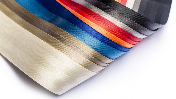 De Gordelspecialist levert tal van oplossingen en accessoires voor autogordels.