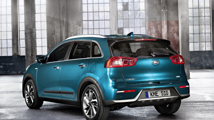 De Kia Niro pakt het als hybride anders aan dan de Toyota Prius. Kia plaatst de Niro tussen de cee'd en Sportage als echte crossover.