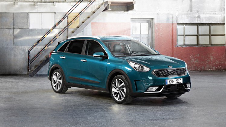 De Kia Niro pakt het als hybride anders aan dan de Toyota Prius. Kia plaatst de Niro tussen de cee'd en Sportage als echte crossover.