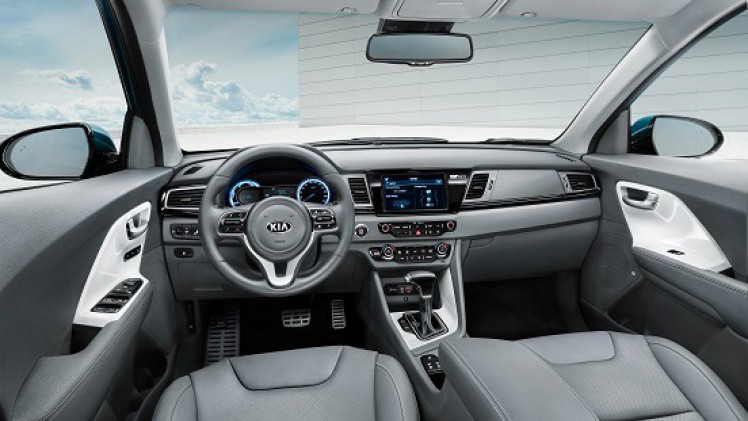 De Kia Niro pakt het als hybride anders aan dan de Toyota Prius. Kia plaatst de Niro tussen de cee'd en Sportage als echte crossover.