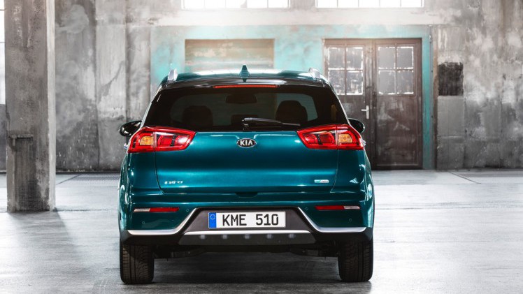 De Kia Niro pakt het als hybride anders aan dan de Toyota Prius. Kia plaatst de Niro tussen de cee'd en Sportage als echte crossover.